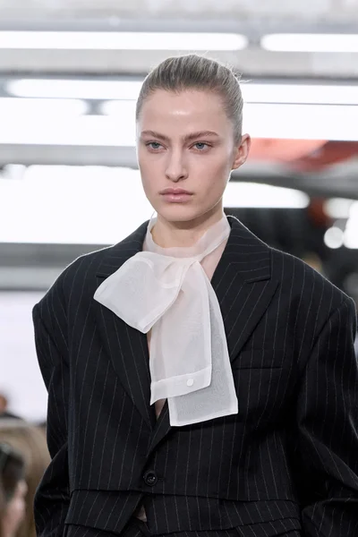 Look 93